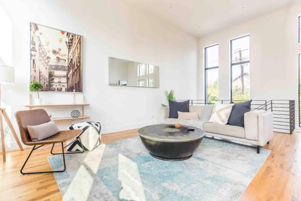 Glamorous Perfectly Located Luxury 2 Bed Townhome Далас Екстериор снимка
