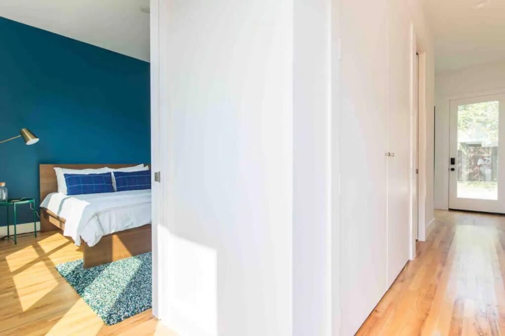Glamorous Perfectly Located Luxury 2 Bed Townhome Далас Екстериор снимка